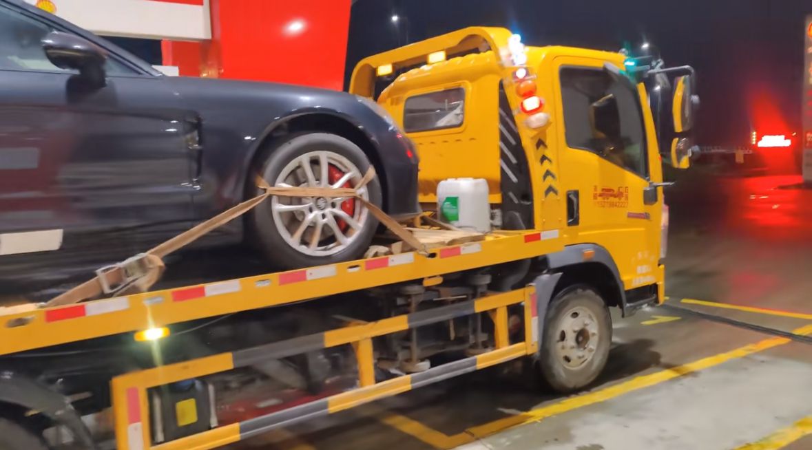 临汾行车途中遇到突发状况该如何呼叫道路救援？